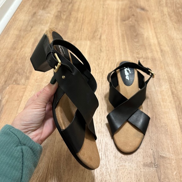 Trotters Shoes - Trotters | Women's Black Leather Criss Cross Block Heel Sandals, Size 9.5M